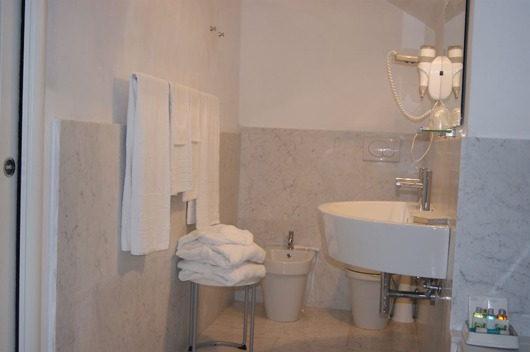 Bathroom 3, Locanda Dell Angelo, La Spezia