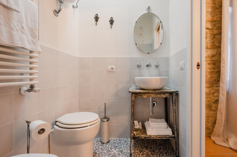 Bathroom 7