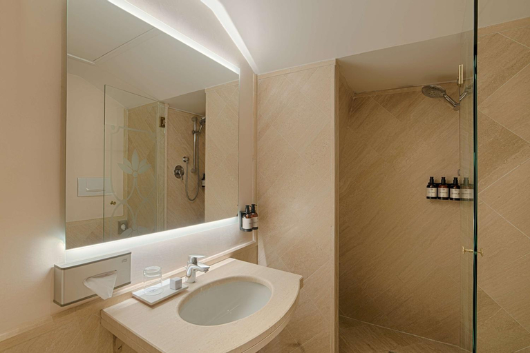 Bathroom 7