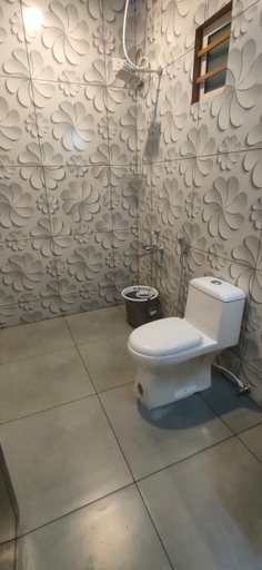 Bathroom 2, Villoonnickal Homestay, Idukki