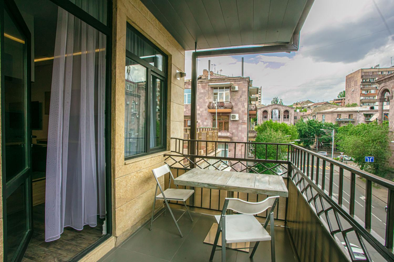 Others 3, Luxe Apartment in Center, Yerevan