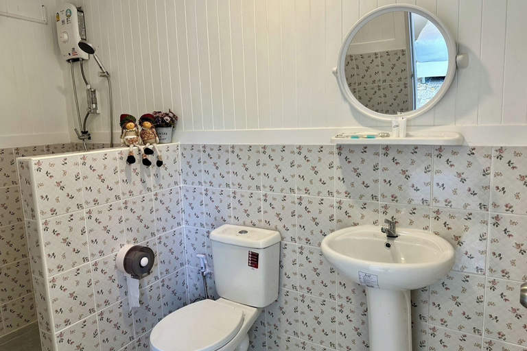 Bathroom 4, Peang Tara Cafe & Resort, Muang Nong Khai