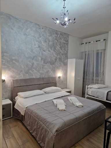 Others 2, B&B Pompeii Living Dream, Napoli