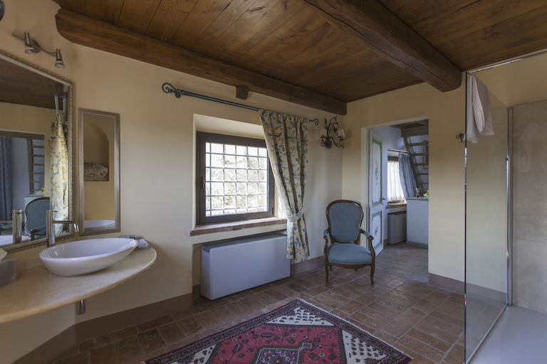 Bathroom 4, Il Falconiere, Arezzo