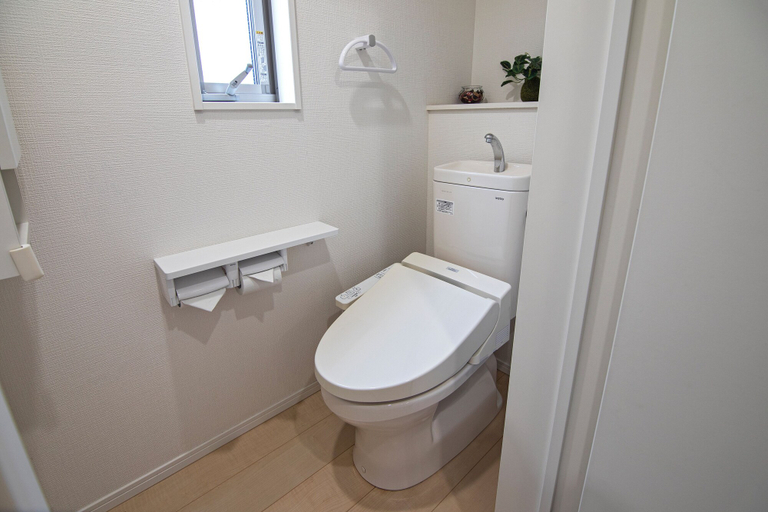 Bathroom 3, Imazato Shiroaki, Osaka