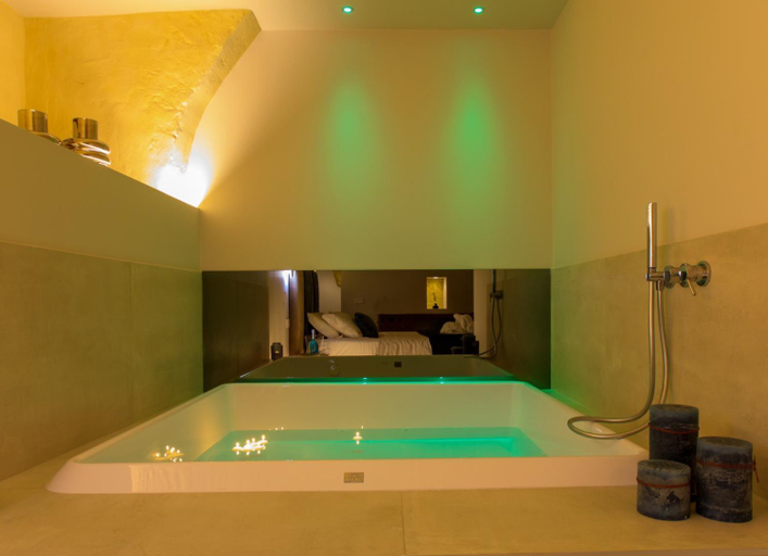 Others, Iris Luxury Suite, Bari