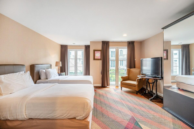 Bedroom 3, MIQ_home403/Asok BTS/Resort Pool/9pax/1000MbWifi, Khlong Toey