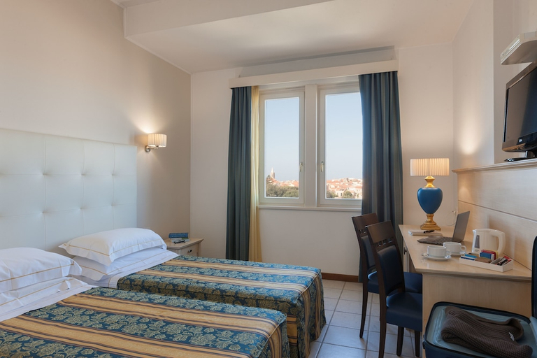 Bedroom 2, Hotel Catalunya, Sassari