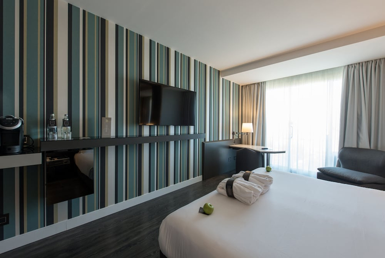 Bedroom 3, The Nicolaus Hotel Bari, Bari