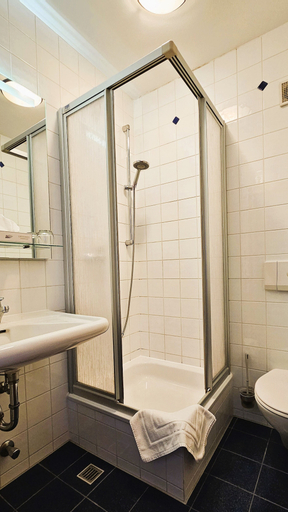 Bathroom 11