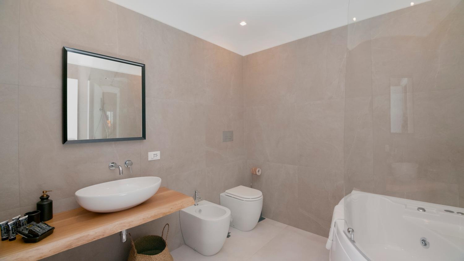 Bathroom 3, CIRERA SICILY, Syracuse