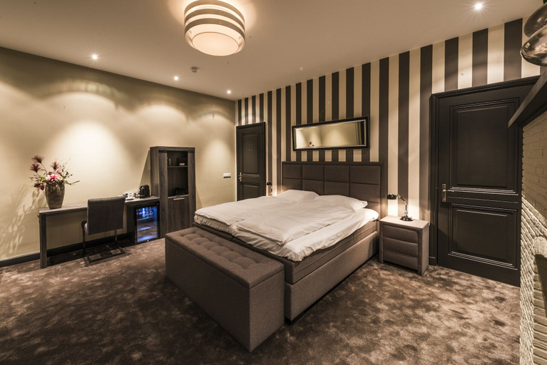 Bedroom 4, Hotel Restaurant Unicum Elzenhagen, Monster