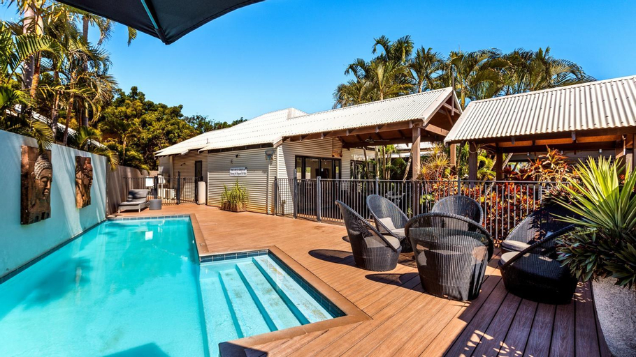 Swimming Pool 13