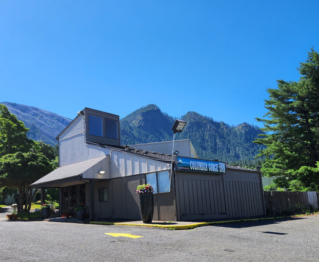 Exterior & Views 2, Columbia Gorge Inn, Hood River