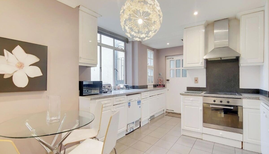 Others 3, The Lancaster Residences, London