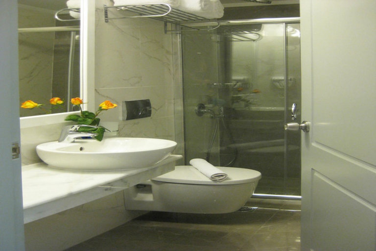 Bathroom 3, Achilles Hotel, Peloponnese