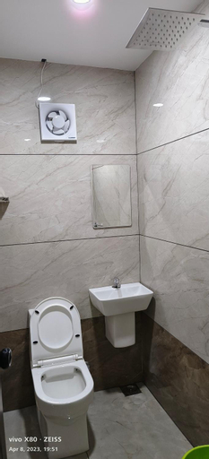 Bathroom 4