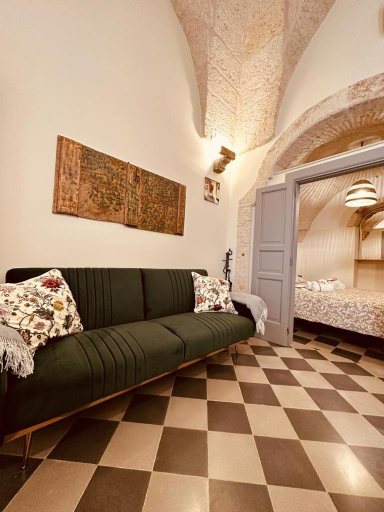 Others 4, Casa in stile, Brindisi
