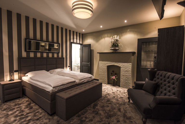 Bedroom 3, Hotel Restaurant Unicum Elzenhagen, Monster