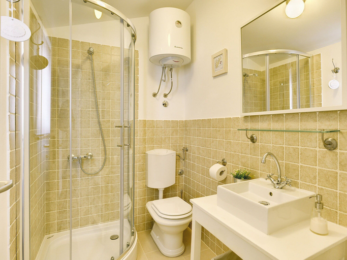 Bathroom 4, Modern Holiday Home With Pool in Marcana, Marčana