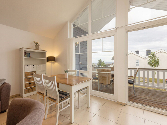 Dining 3, Bungalow by the Sea With Sauna in Germany, Ostholstein
