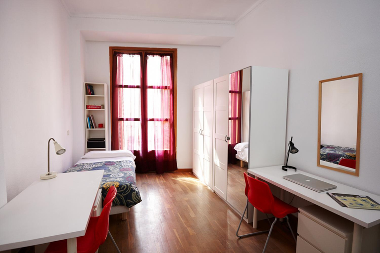 Others 2, Hostel Palacio, Madrid