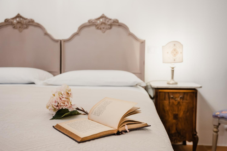 Bedroom 1, Locanda Mescoglia, Perugia