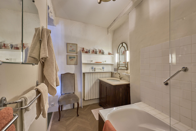 Bathroom 5, Manoir du Quesnay, Calvados
