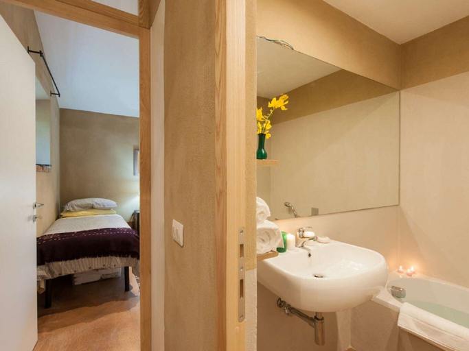 Room 3, Belvilla by OYO Holiday Home With a Swimming Pool, Siena