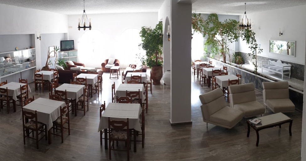 Food & Drinks 4, Porto Castello, South Aegean