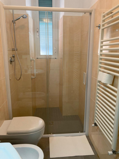 Bedroom 3, Il filo di Jordi, Savona