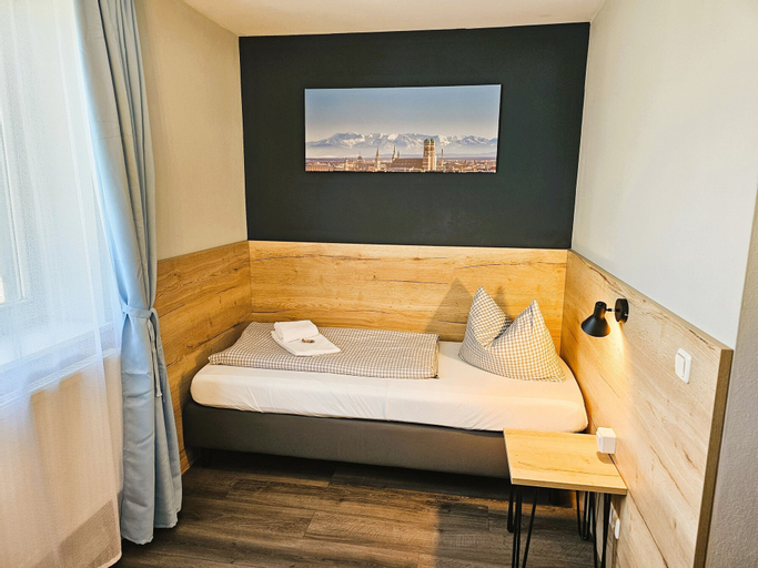 Bedroom 25