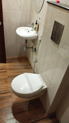 Bathroom 2, Restr Inn, Nagpur