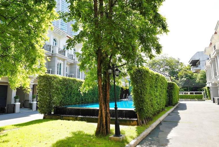 Exterior & Views 29