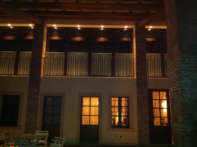 Exterior 6