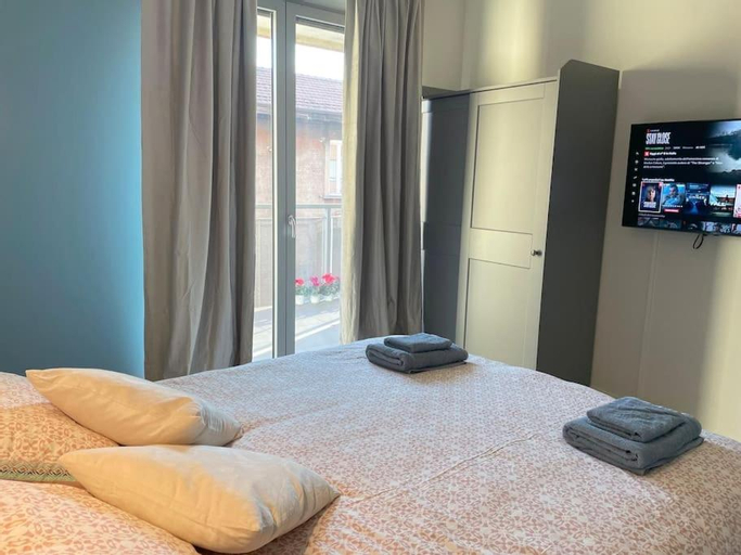 CITY CENTER - Modern flat with FREE PARKING and WIFI - Apt A, Bergamo