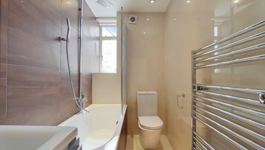 Bathroom 2, The Lancaster Residences, London