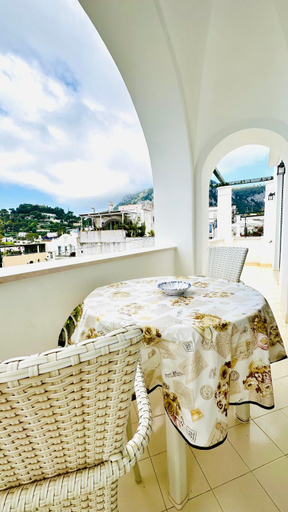 Others 3, Villa La Zagara by CapriRooms, Napoli