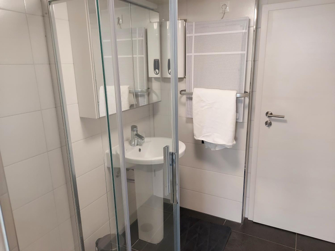 Bathroom 3, Familyhome Lopora, Hochsauerlandkreis