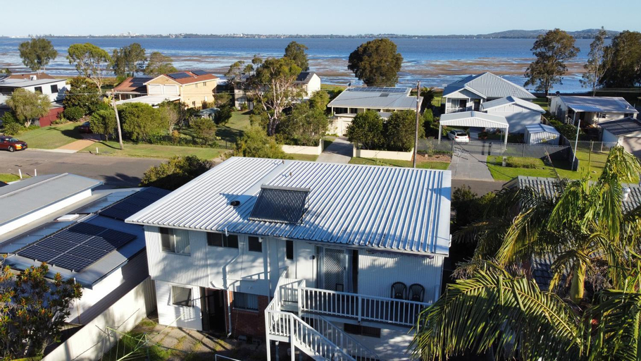 Cozy 3br house 100m to the lake, Wyong - South and West