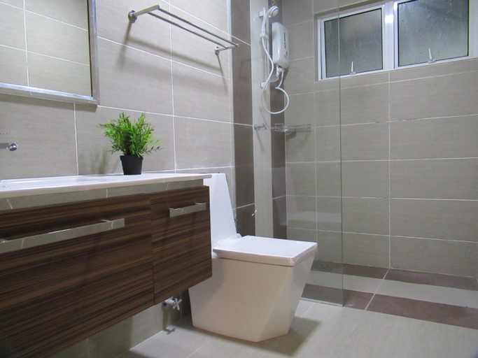 Bathroom 2, Peony Square Residences, Cameron Highlands