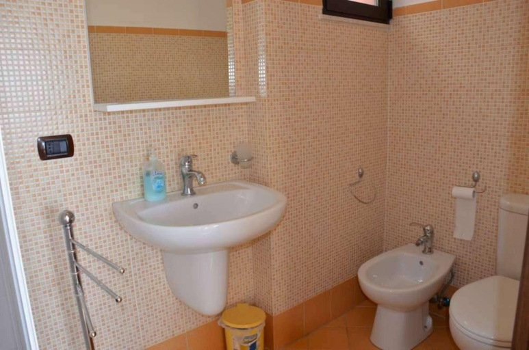 Bathroom, Villa kate, Messina
