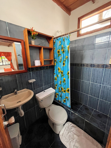 Bathroom 5, Hostal Las Gardenias, Isabela