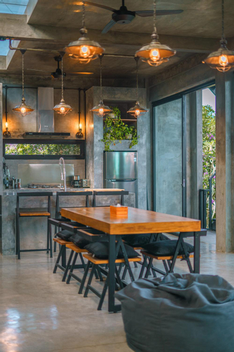 Food & Drinks 4, Villa Konkrete - 3BR - Tropical Hideaway Rooftop 15mins to The Beach, Badung