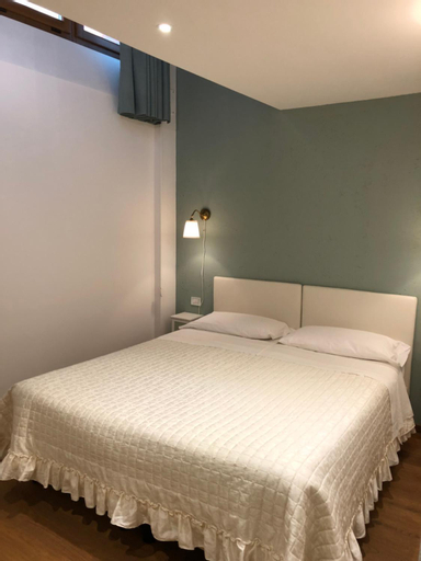 Bedroom 2, villa d'arco apartment, Verona