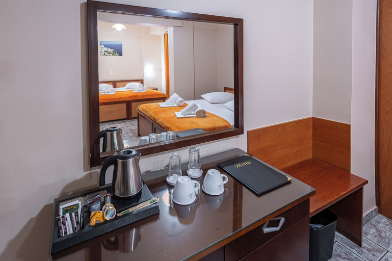 Bathroom 5, Faros 1 Hotel, Attica