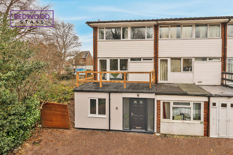 Exterior & Views 2, Ettrick Court House By REDWOOD STAYS, Hampshire
