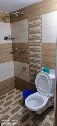 Bathroom 10