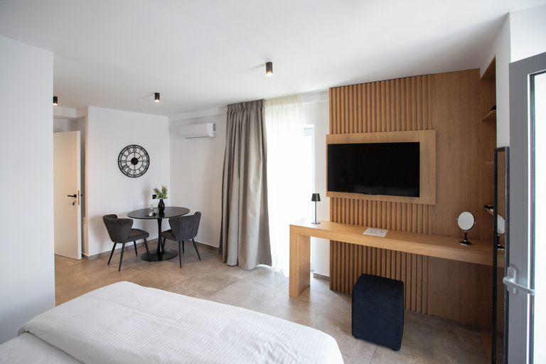 Bedroom 3, Griffin Suites, Crete
