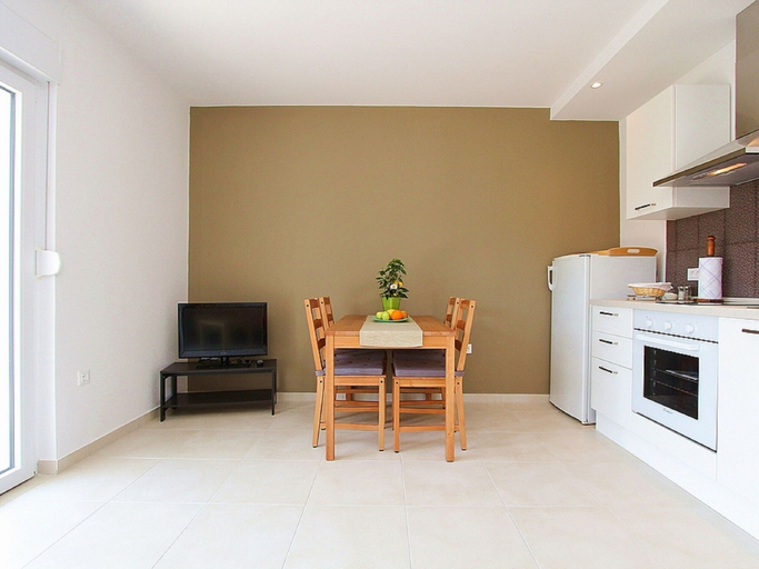 Others 5, Apartment in Pula With Garden, Pula